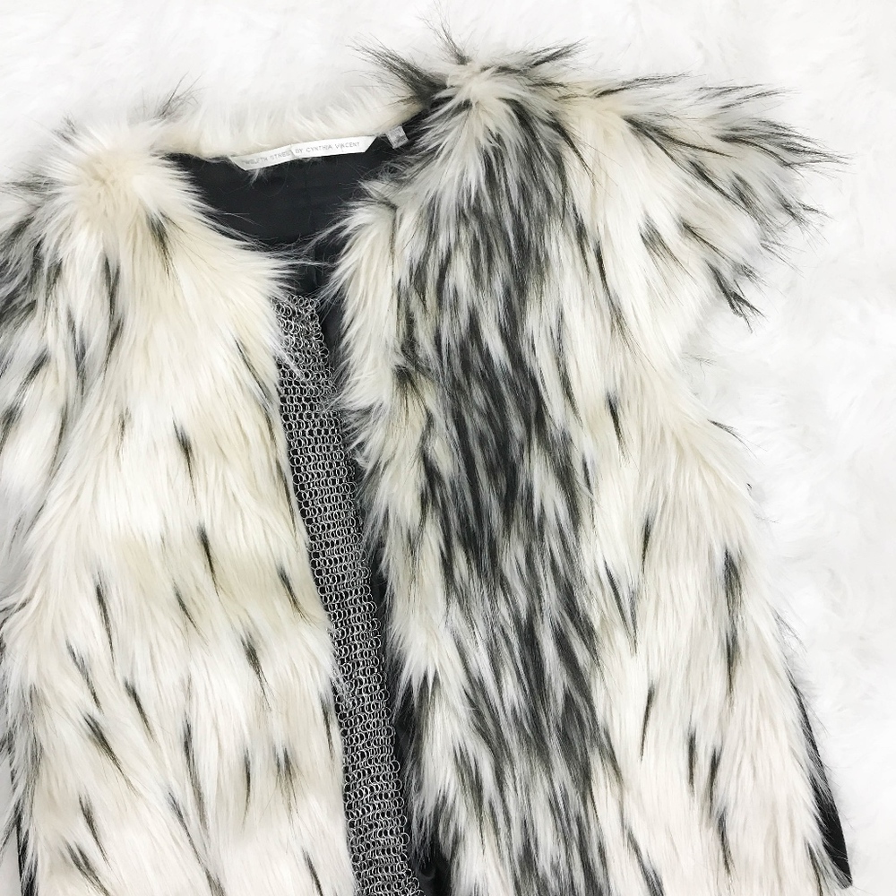 Twelfth Street Faux Fur Vest Chainmail Trim Small - Picture 2 of 8